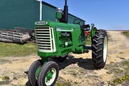 Oliver 880 Diesel Tractor, Narrow Front, Open Station, Fenders, Like New 15.5x38 Tires, Like New