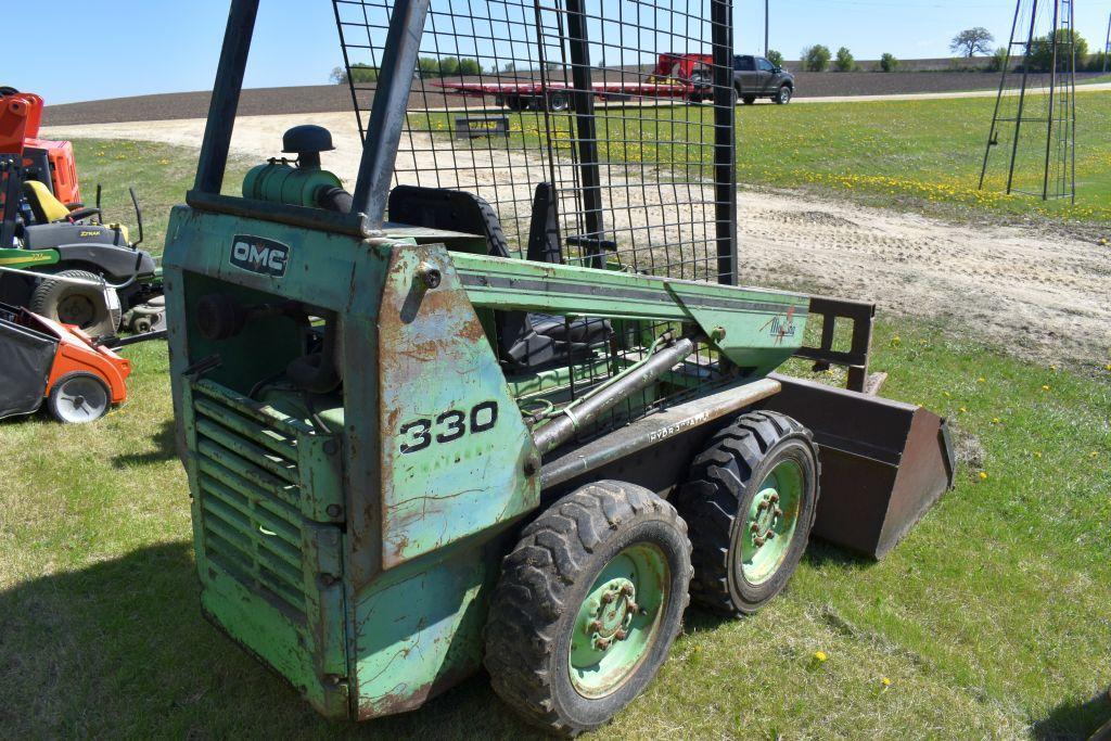 Mustang 330 Gas Skid Loader, Hydrostatic, Onan Engine, 60" Bucket, Cage Cab, Other Bucket & Pallet