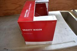 Ertl Tomy Gravity Wagon, 1/16 scale