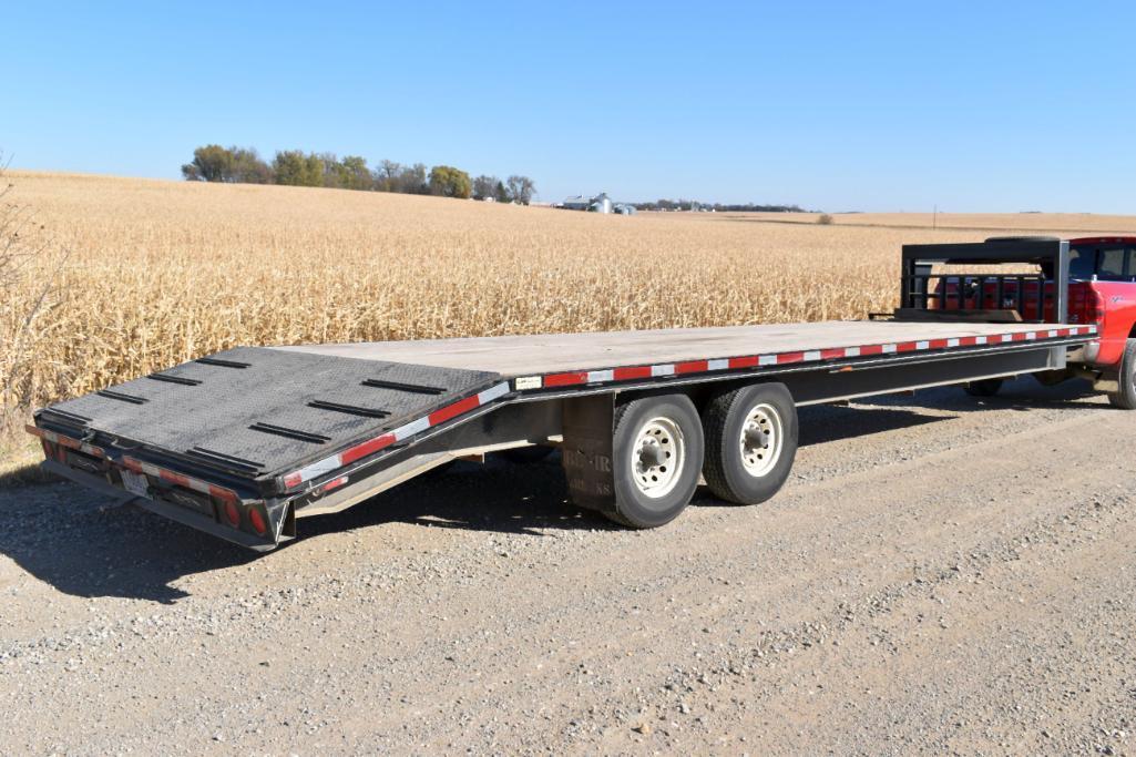 1998 Blair Gooseneck Trailer, 24' Deck, 4' Dove Tail, 102" Wide, Tandem 7,000lbs Axles, Ramps, Side