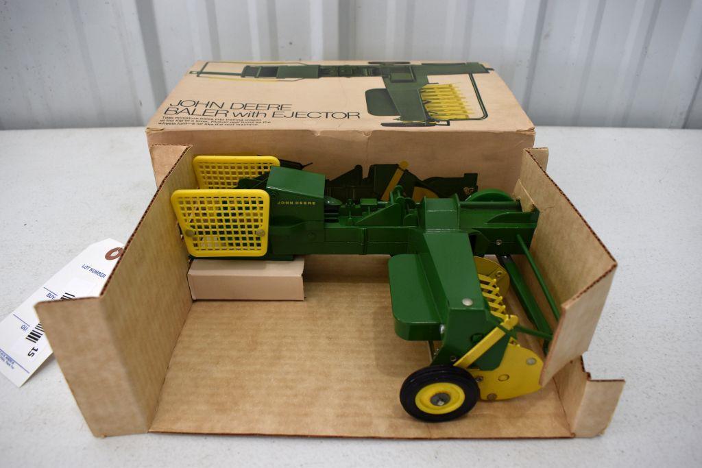 Original Ice Cream Box Ertl John Deere Baler with Ejector, Cardboard Insert, Box in good condition