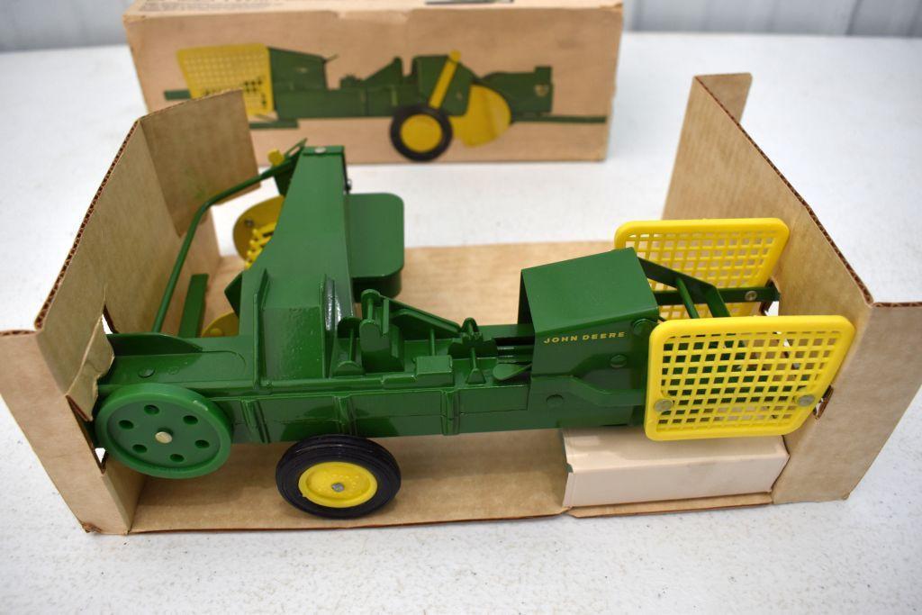 Original Ice Cream Box Ertl John Deere Baler with Ejector, Cardboard Insert, Box in good condition