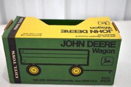 Ertl Blue Print Replica John Deere Wagon 1/16 scale with box