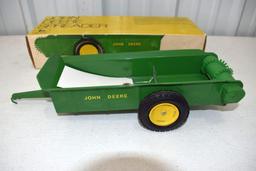 Original Ice Cream Box Ertl John Deere Manure Spreader, Box in good condition with some wear