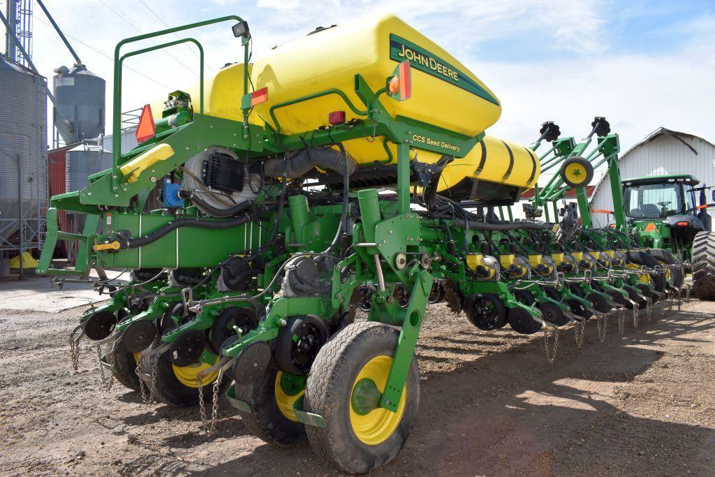 2012 John Deere 1770NT CCS Planter, 24 Row 30", Electric Row Shutoffs, Vacuum, Air Down