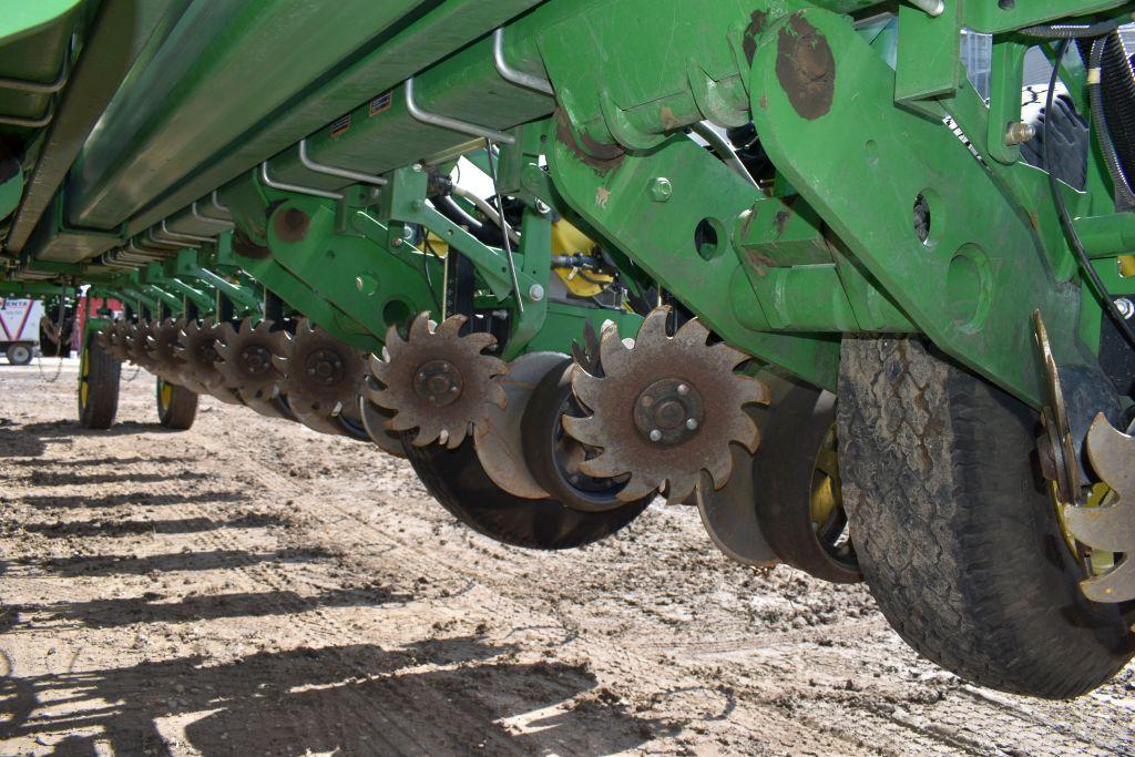 2012 John Deere 1770NT CCS Planter, 24 Row 30", Electric Row Shutoffs, Vacuum, Air Down