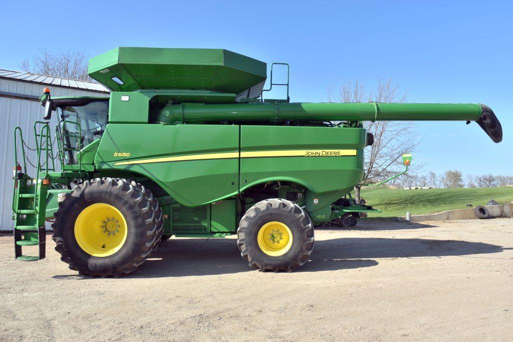 2016 John Deere S680 RWD Combine, 1171 Separator Hours, 1672 Engine Hours, Pro-Drive,