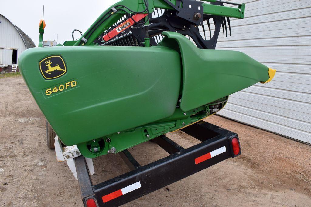 2016 John Deere 640FB Hydra Flex Draper Head, 40', Single Point Hookup, Single PTO,