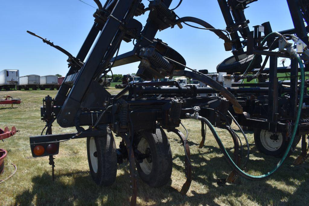 Nitro Master 8500 Series Anhydrous Tool Bar, 62.5', 25 Shank, 30" Spacing, Pull Type, Raven