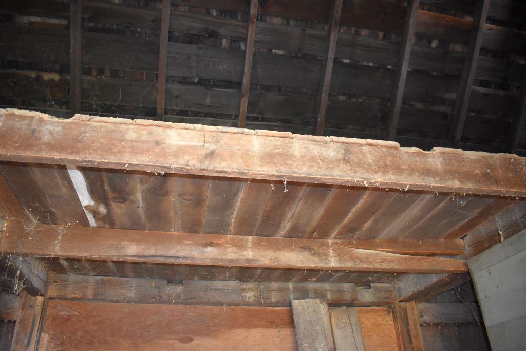 Approx. 1890's Old Wooden Granary 16' x 32', Old Weather Boards