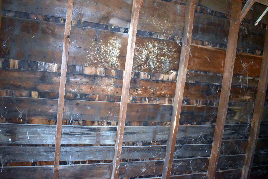 Approx. 1890's Old Wooden Granary 16' x 32', Old Weather Boards