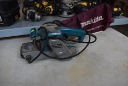 Makita Model 9924DB Belt Sander