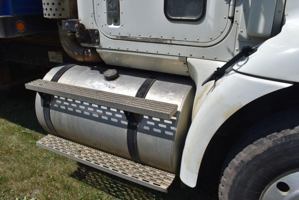 2001 International 9200I Grain Truck, Twin Screw With Air Pusher, ISM Cummins Diesel, 10sp, 611,169