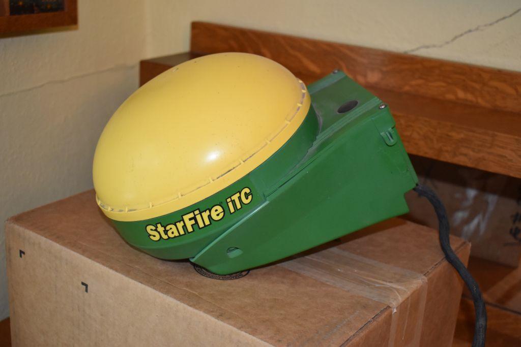 John Deere StarFire iTC Globe, SN: PCGT01C327081, SF1