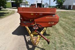 New Holland 679 Tandem Axle Manure Spreader, Poly Floor, Single Beater, 540PTO