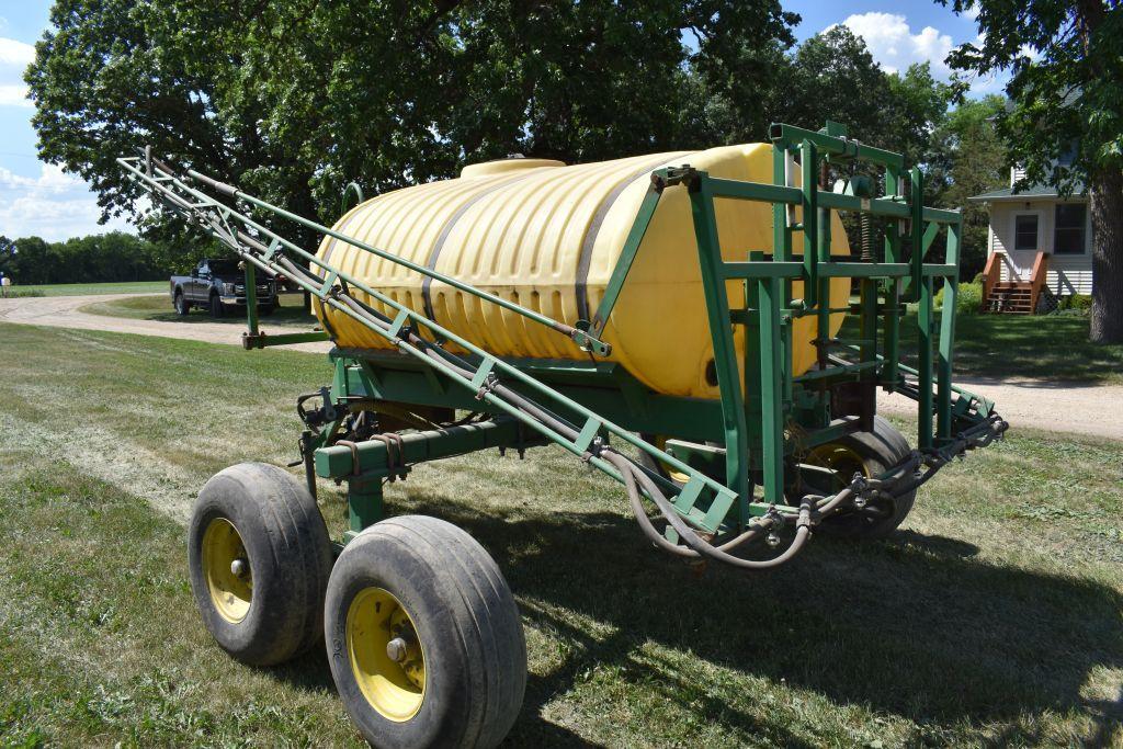 Best Way 750 Gallon Crop Sprayer, 45' Booms, Hydraulic Drive, Tandem Axle, Raven Controls