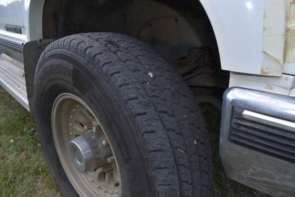 1998 Chev 2500 HD Pickup 4 x 4 Regular Cab, 5.7 Liter, Auto, 125,001 Miles, Gooseneck Ball, Prior