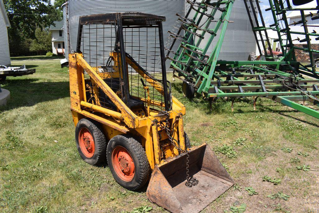 Case 1816 Skid Loader, B&S VanGuard 18hp, Cage Cab, 33" Bucket, SN: 9823363