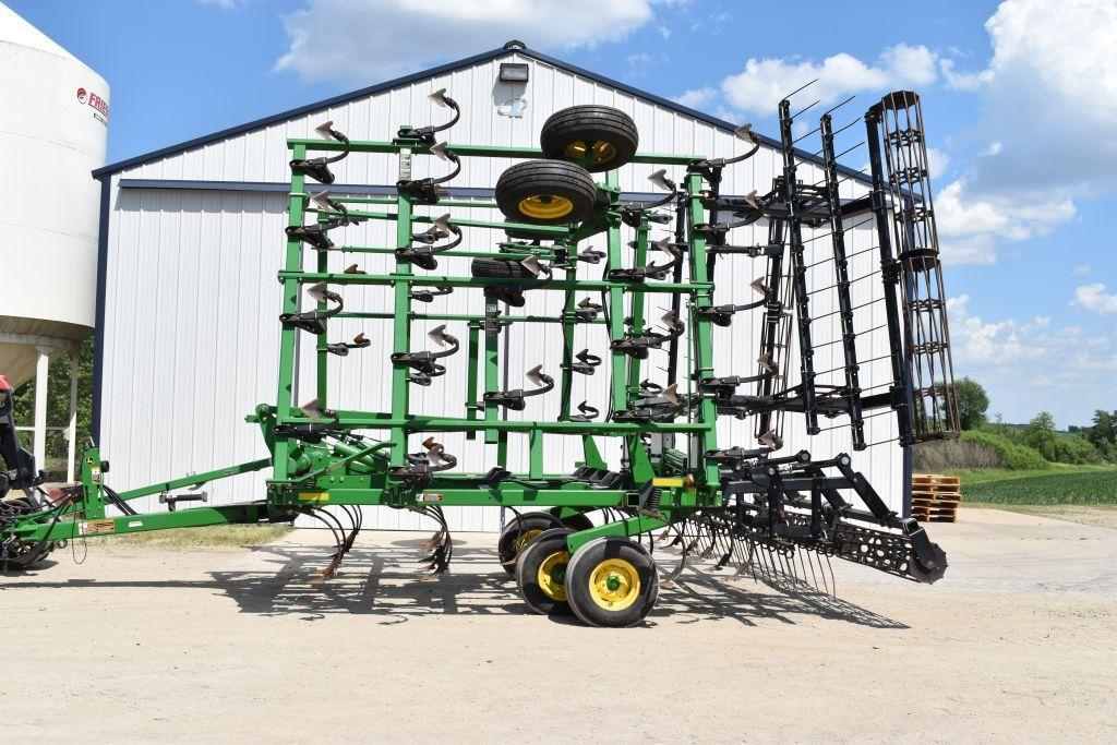 2013 John Deere 2210 Field Cultivator 32.5' Rolling Basket, 2 Bar Harrow, 7" Knock-On Sweeps, 6"