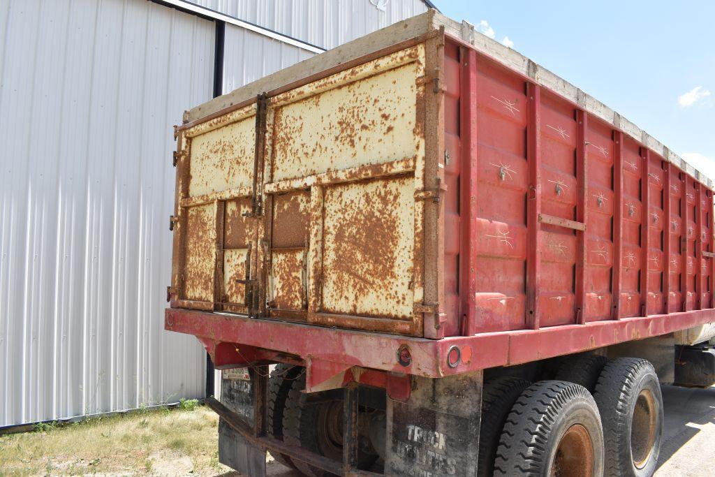 1976 Chevy C-65 Twin Screw Tandem Truck 427 gas, 5x4 Speed, 18' Omaha Steel Box & Hoist, 52,890