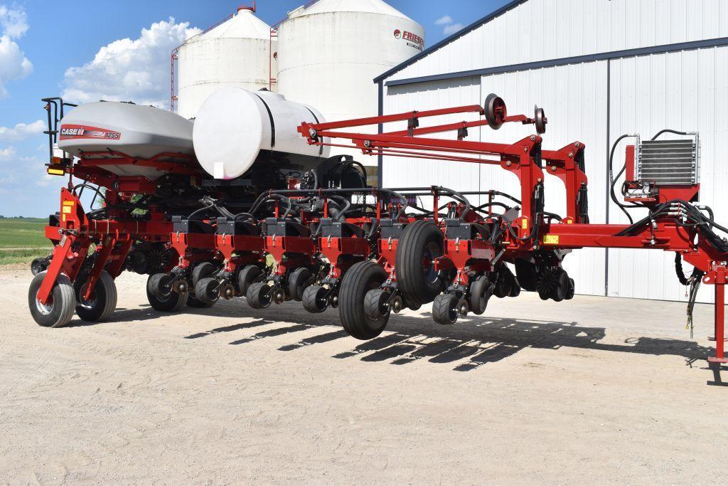 2014 CIH 1255 Early Riser Planter 16 Row 30" Center Fill, 2pt. Front Fold, Liquid Fertilizer, 500