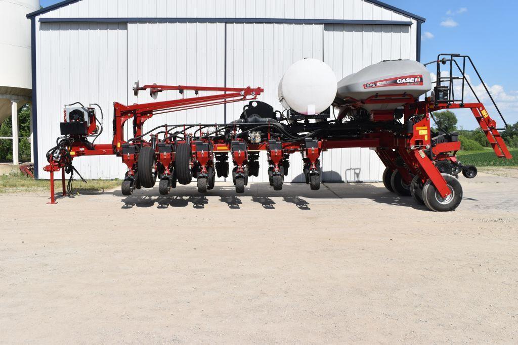 2014 CIH 1255 Early Riser Planter 16 Row 30" Center Fill, 2pt. Front Fold, Liquid Fertilizer, 500