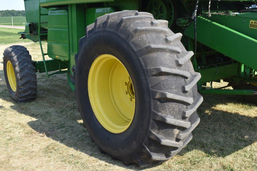 1988 John Deere 6620 Titan II Combine, 2585 Hours, 24.5x32 Tires, 14.9x24 Rear Tires, Hydro,