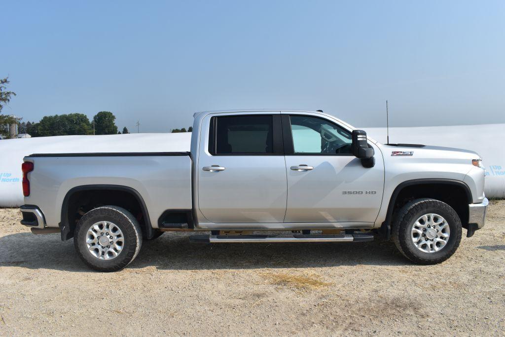 2020 Chevy 3500 LT Z71 Pickup, 4 Door, 4x4, 6.6L V8 Gas, 6 Speed Auto, Full Leather, Heated