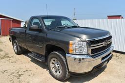 2011 Chevy 3500HD Pickup, Long Box, Reg Cab, 6.0L V8 Gas, Auto, 94,924 Miles, New Transfer