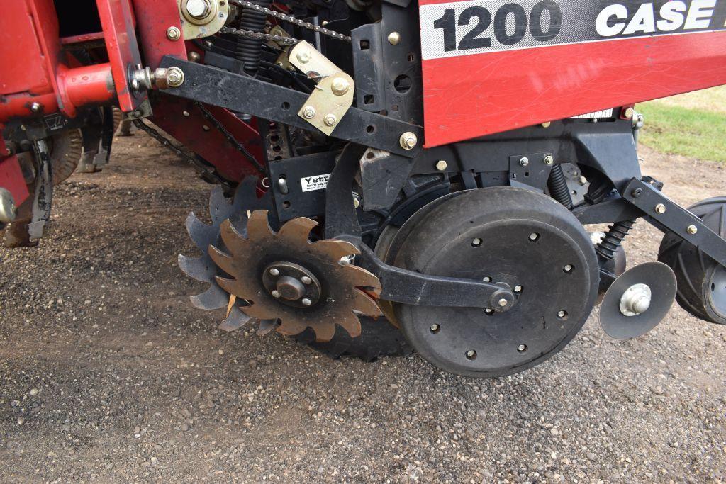 Case IH 1200 Planter, 6 Row 30", Vacuum, Dry Fertilizer, Corn & Bean Plates, No-Till Coulters,