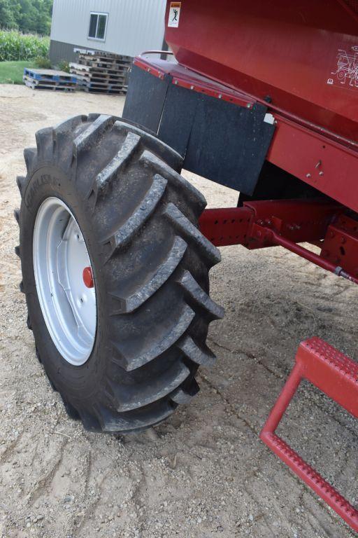 1997 Case IH 2166 Axial Flow Combine, 3,091 Separator Hours, 4625 Engine Hours, 30.5-L32 Tires