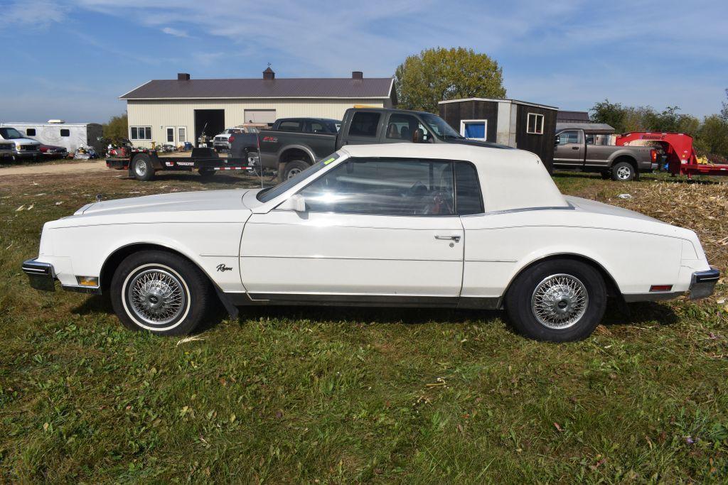 1982 Buick Riviera, 2 door Convertible, Leather, Auto, 33,269 Miles Showing, V8 Engine, Radio,