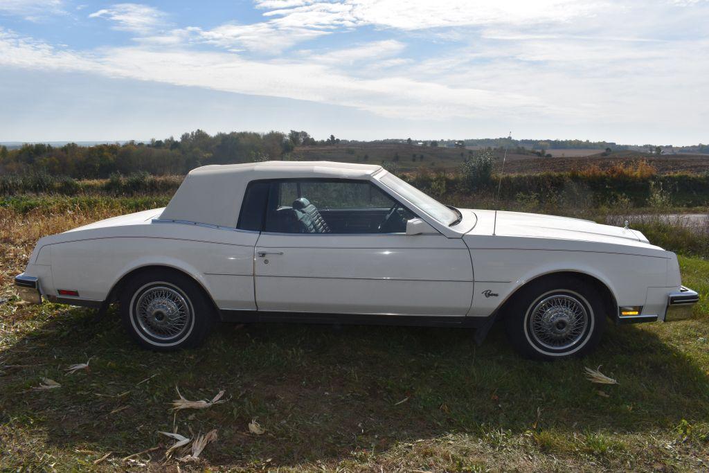 1982 Buick Riviera, 2 door Convertible, Leather, Auto, 33,269 Miles Showing, V8 Engine, Radio,