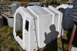 Poly square calf hutch