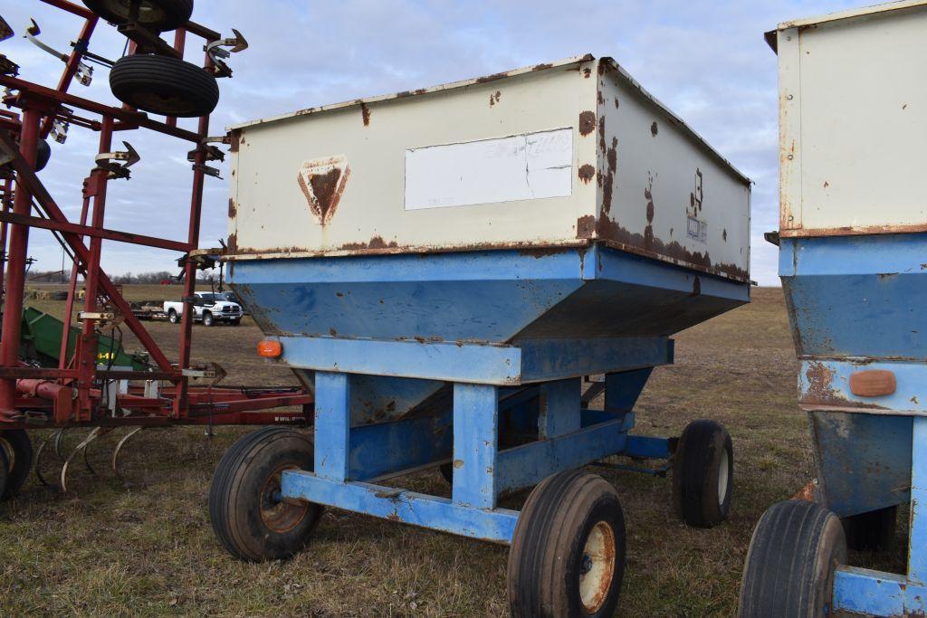 DMI Big Little 200 Bushel Gravity Wagon With