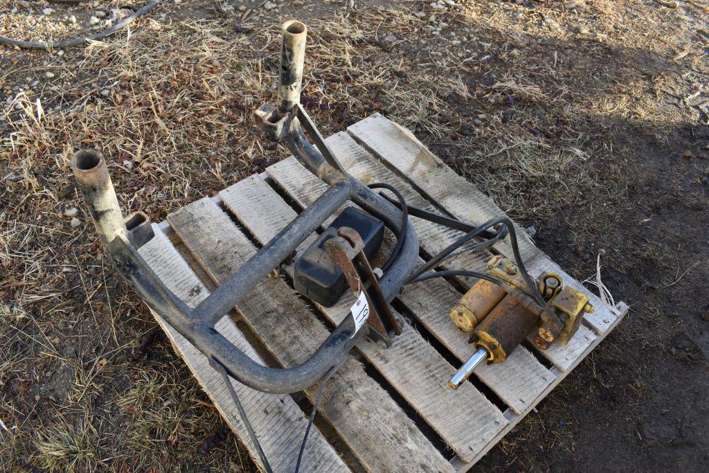 Snowplow Cylinder and Bracket