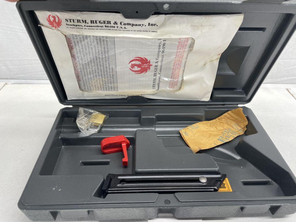 Ruger Mark II Target Pistol, 22Cal. LR, 2 Magazines, with hard case, SN: 221-74201