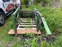 John Deere 47 Hydraulic Loader, bucket, came off JD 3020