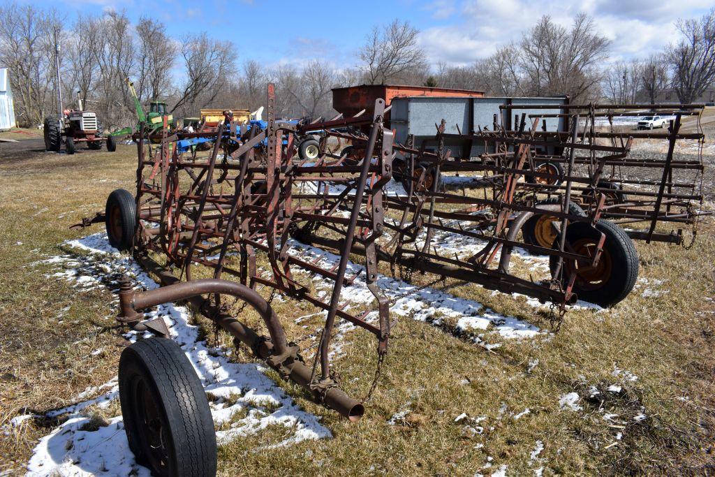 IH 5 Section Spike Tooth Drag on Hyd. Cart, no cylinder