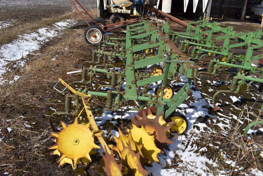 John Deere RM Row Crop Cultivator, 4 Row 30", 3pt., Rolling Shields