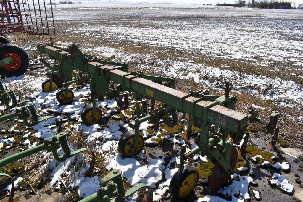 John Deere RM Row Crop Cultivator, 4 Row 30", 3pt., Rolling Shields