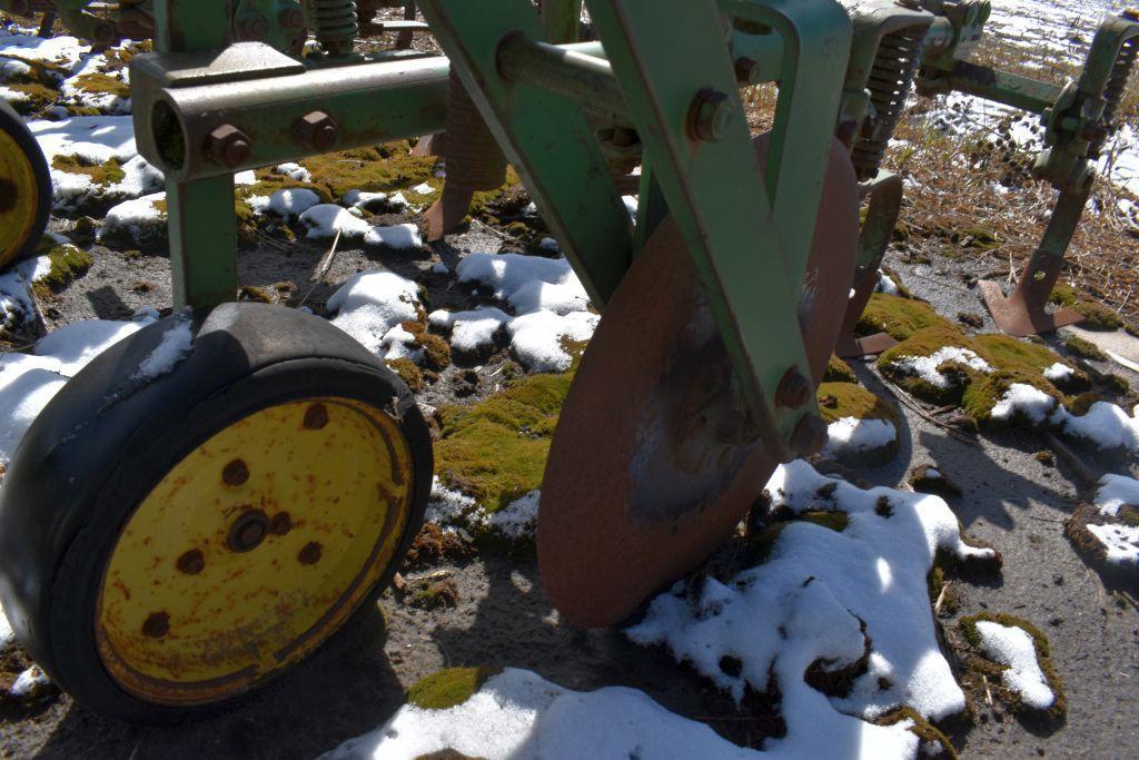 John Deere RM Row Crop Cultivator, 4 Row 30", 3pt., Rolling Shields