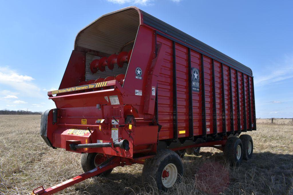 Meyers TSS 4620 Forage Chopper Box, Meyers 15 Ton Tandem Running Gear, Roof, 3 Beaters,