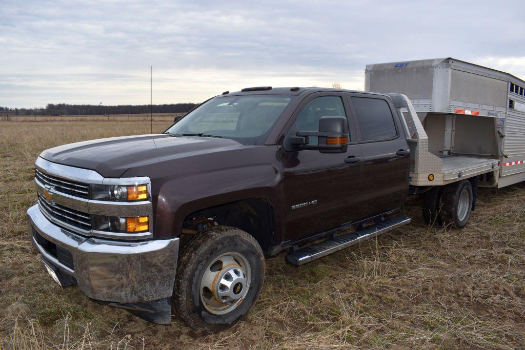 2016 Chevy 3500HD Pickup, Dually, 4x4, Crew Cab, 30,700 Actual Miles, V8, Auto, Hillsboro 9'