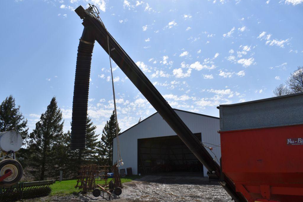 Nu-Bilt 220 Bushel Gravity Flow Wagon With KillBros 215 Hydraulic Auger, JD 1065A Running Gear