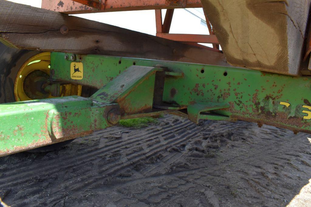 MN 250 Gravity Flow Wagon, John Deere 1065 Running Gear