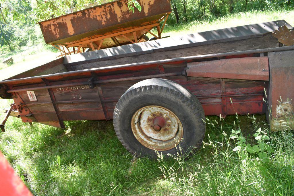 IH 175 Manure Spreader, Wooden Floor, Wooden Sides, SN:1190836C002617