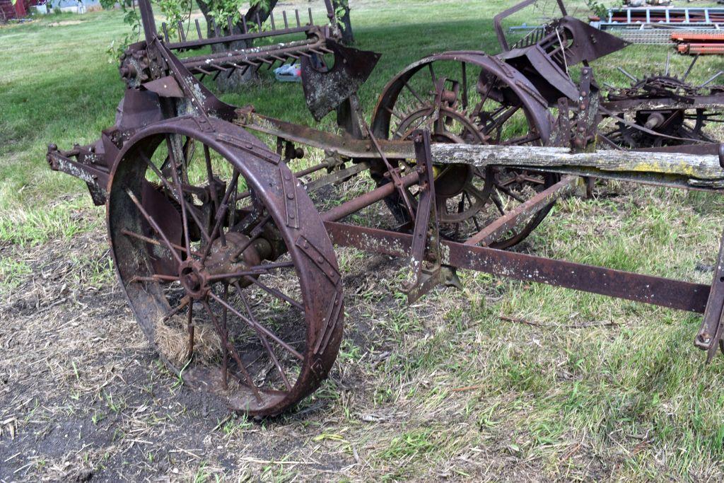 (2) vintage steel wheeled manure spreaders for parts or repair