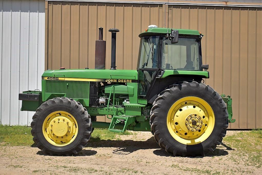 John Deere 4555 MFWD Tractor, 6083 Hours, 15 Speed Power Shift, 480/80R42 Axle Duals,