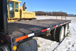 1999 International 9200 Straight Truck, 22' Steel